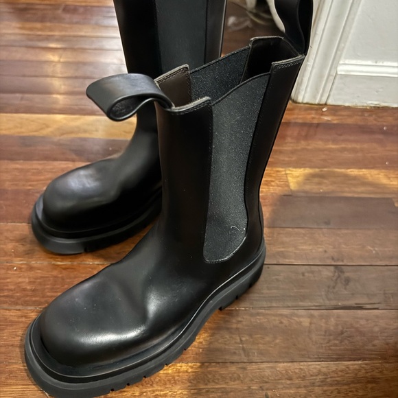 New never worn Bottega Chelsea Boot - Picture 2 of 4